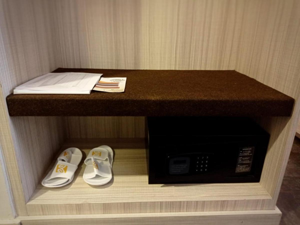 Grand Kolopaking Hotel Kebumen Экстерьер фото