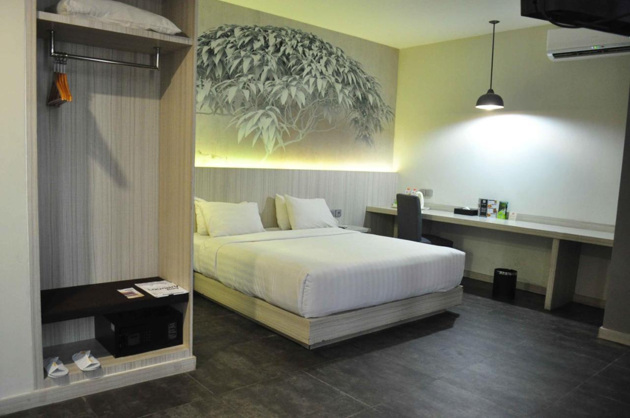 Grand Kolopaking Hotel Kebumen Экстерьер фото