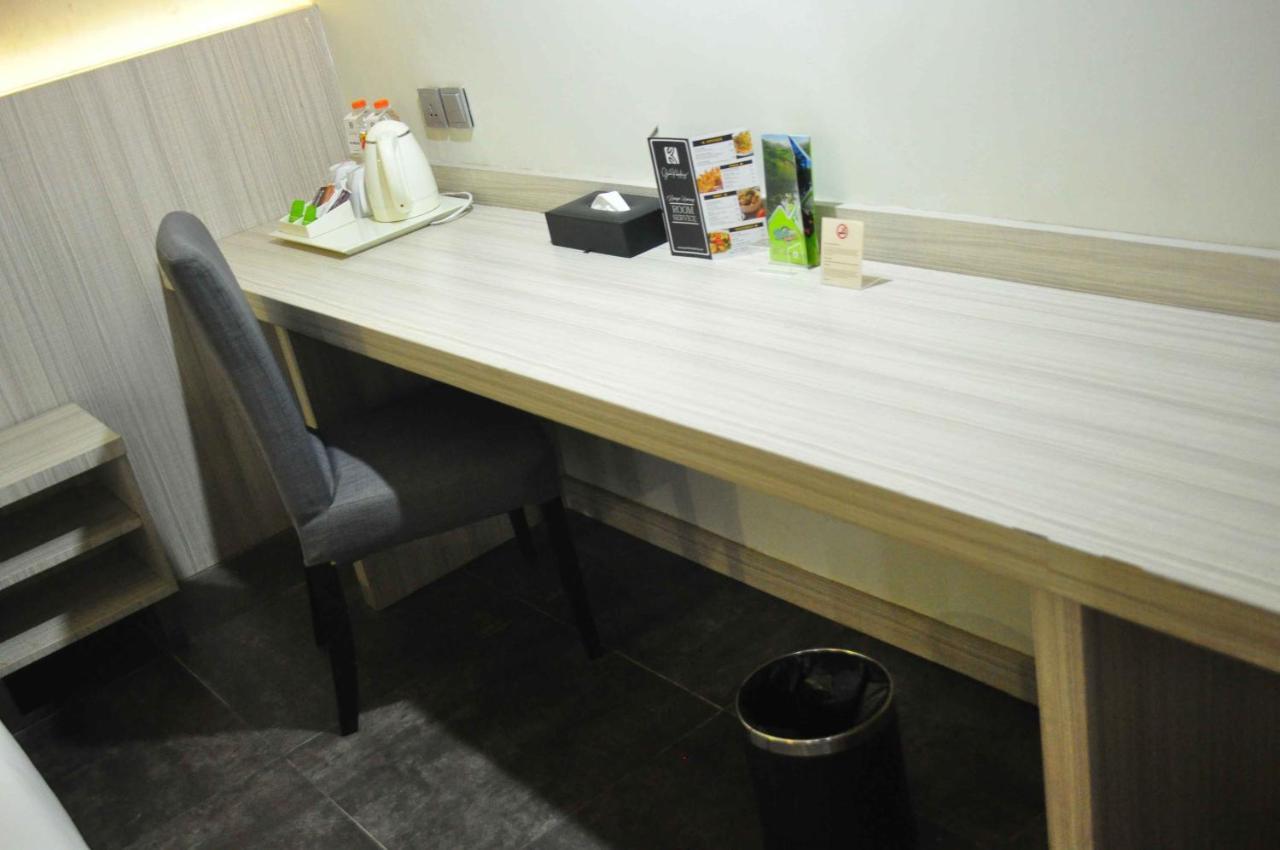 Grand Kolopaking Hotel Kebumen Экстерьер фото