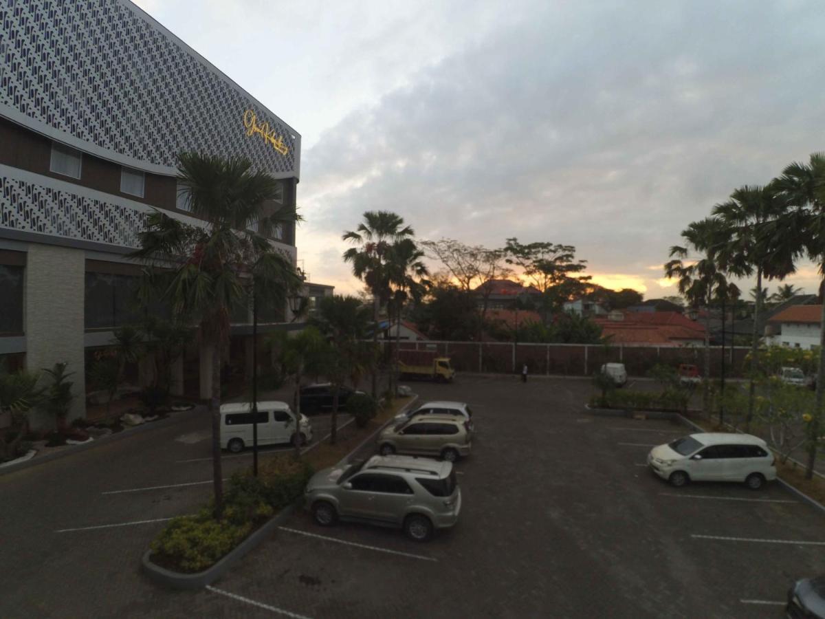 Grand Kolopaking Hotel Kebumen Экстерьер фото