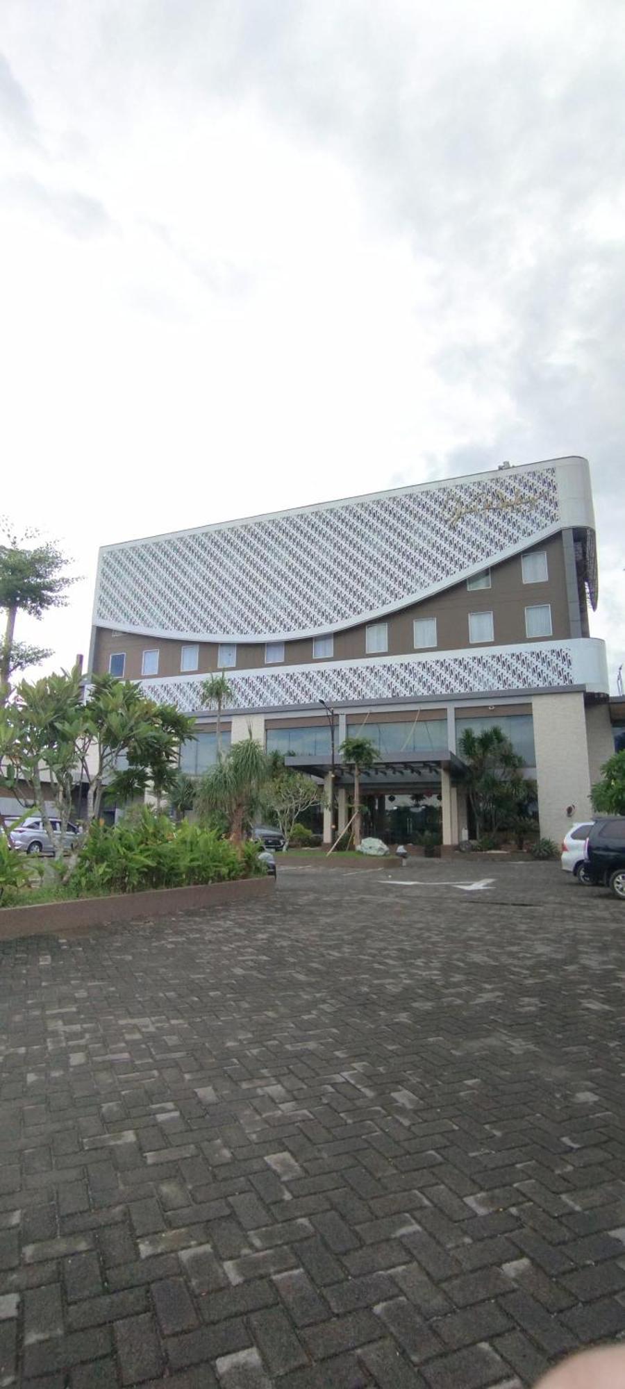 Grand Kolopaking Hotel Kebumen Экстерьер фото