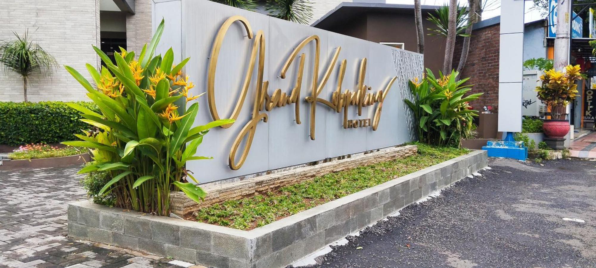 Grand Kolopaking Hotel Kebumen Экстерьер фото