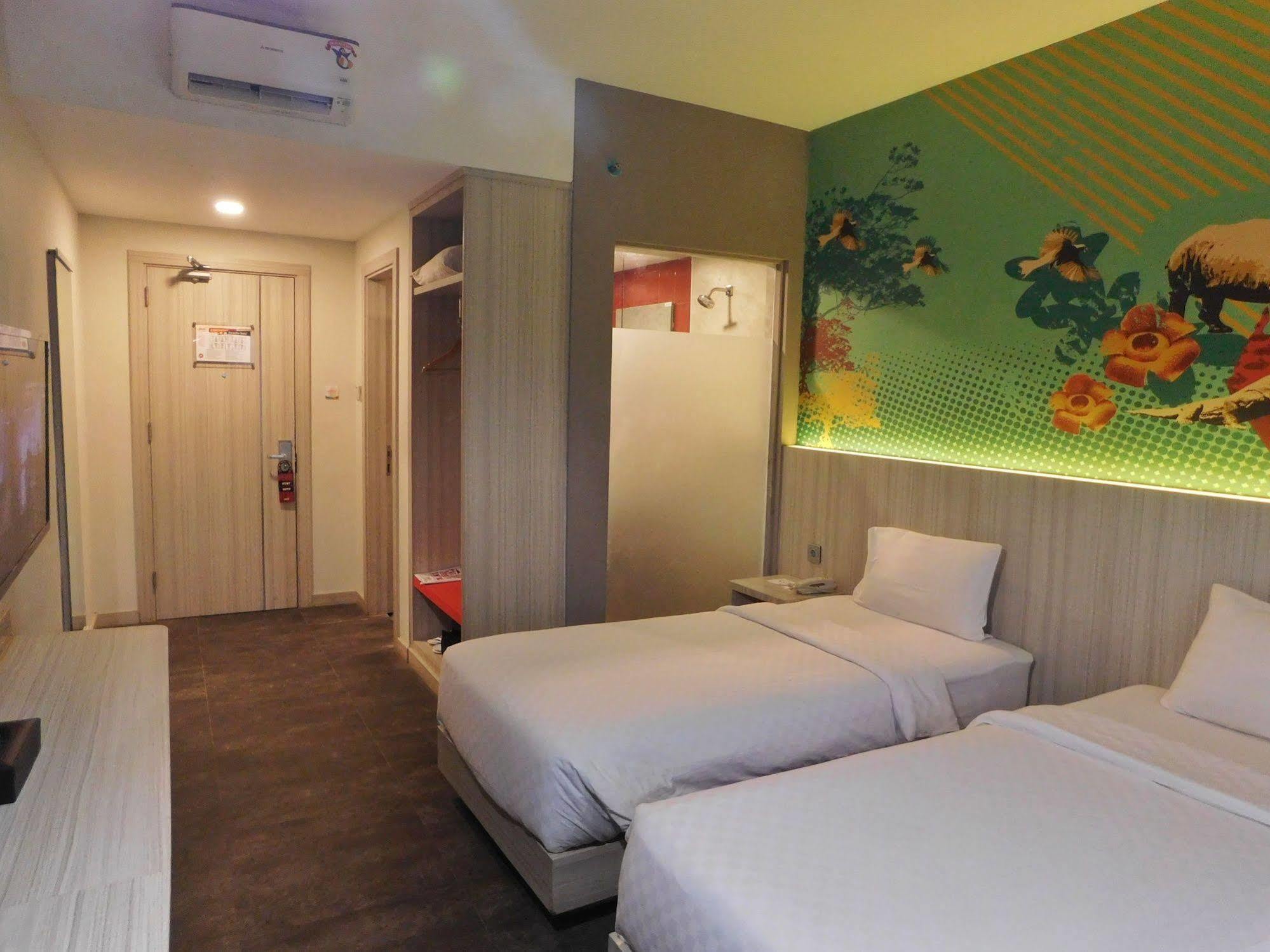Grand Kolopaking Hotel Kebumen Экстерьер фото